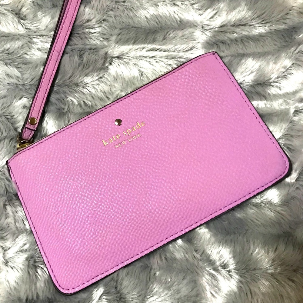 Kate Spade wristlet! 💜